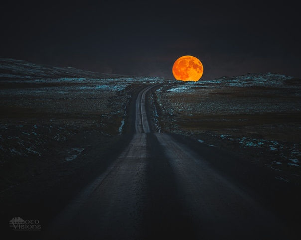 Восход Луны в горах Сильван, Норвегия.