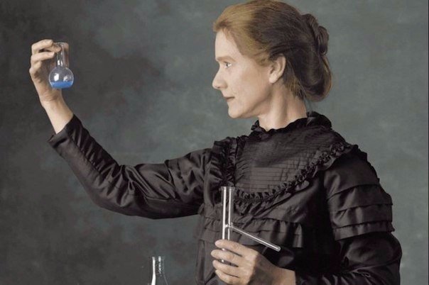 Радиоактивный гений. К личным вещам Марии Кюри нельзя прикасаться ещё 1500 лет из-за высочайшей радиации. «Мать современной физики» и сама радиоактивна настолько, что похоронена в гробу с