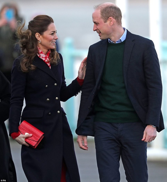 Кейт Миддлтон и принц Уильям приехали в Уэльс на встречу со спасателями Сегодня 38-летняя Кейт Миддлтон и 37-летний принц Уильям приехали с официальным визитом в Уэльс. В рамках поездки