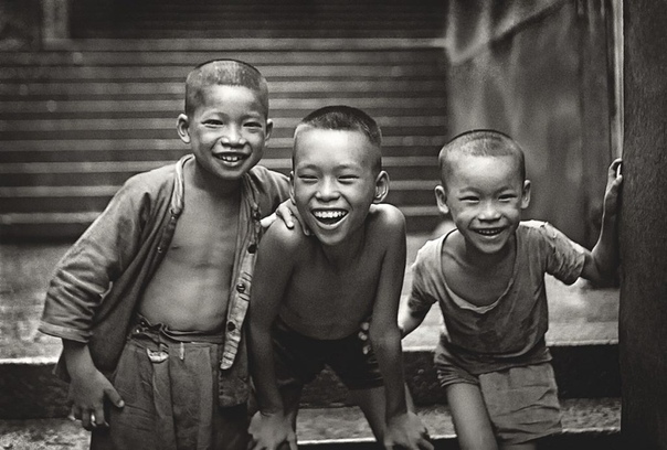Восхитительные кадры Гонконга, 1950-е. Фотограф: Фан Хо.
