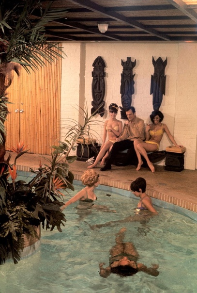 Серия фотографий 1966 года основaтеля Playboy Хью Хефнера. Фотограф Берт Глинн, Чикаго