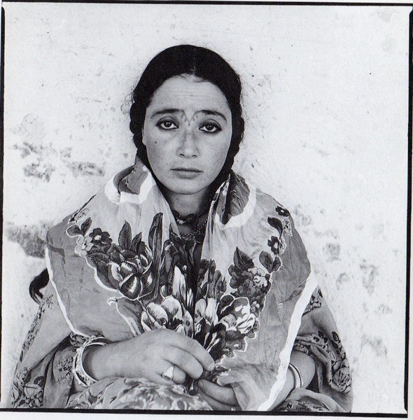 Нарушая законы и традиции. Эти фотографии Marc Garanger сделал в Алжире во время войны за независимость (1954-62). Однажды он получил задание: сделать фото всех жителей, находящихся в лагере под