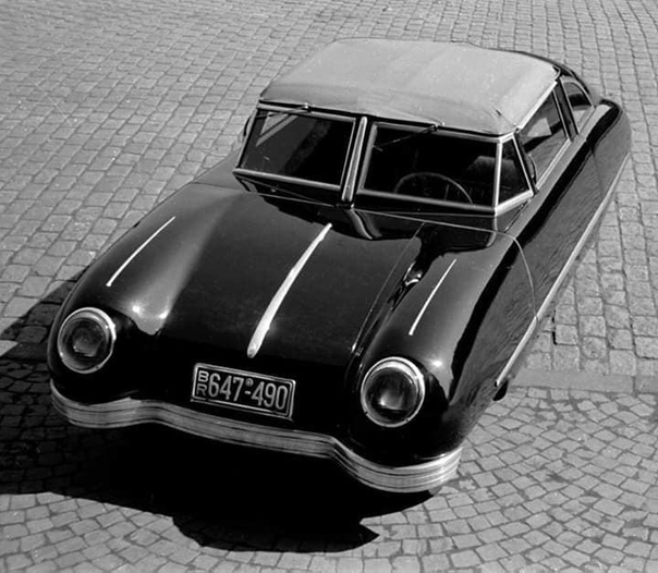 Немецкий легковой автомобиль Gomolzig «Taifun» 1949 года Данный двухместным легковой автомобиль был разработан в 1949-м году немецким инженером Гербертом Гомольцигом, проживавшим в городе