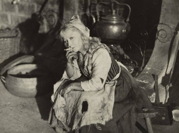 Янина Жеймо на съемочной площадке фильма «Золушка» 1947 год.