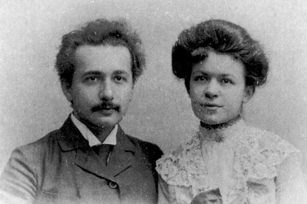 БРАЧНЫЙ УЛЬТИМАТУМ ЭЙНШТЕЙНА Письма Альберта Эйнштейна долго хранились у родственников, поэтому некоторые подробности биографии гениального ученого стали известны лишь недавно. В частности,
