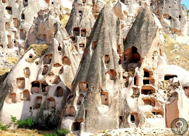 Места силы - древнее подземное убежище в Каппадокии Деринкую относится к региону Каппадокия. Смысл названия города объясняет его перевод «глубокий колодец», ведь он расположился под землей аж на