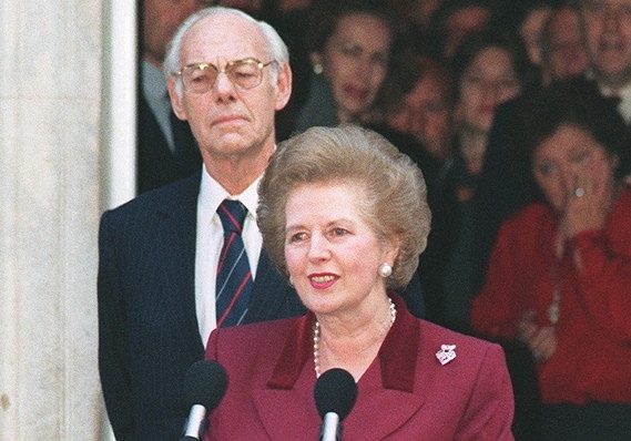 Ключевые моменты правления Железной леди. Маргарет Тэтчер была избрана премьер-министром Великобритании в 1979 году. Она была первой женщиной премьер-министром в западном мире и оставалась на