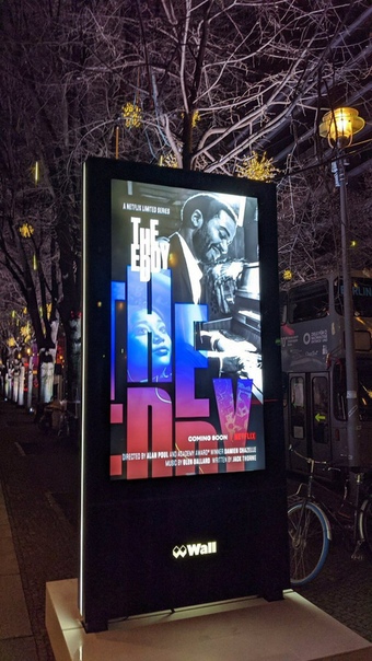 Дебютный постер сериала от Дэмьена Шазелла «Эдди» с улиц Берлина