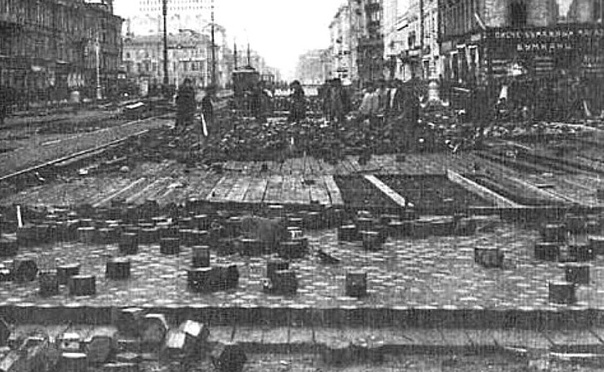 ДЕРЕВЯННЫЕ МОСТОВЫЕ С дорогами в России всегда было не просто, как и с логистикой в целом. Обеспечение страны качественными дорогами считалось сложной задачей по целому ряду причин. До XIX века
