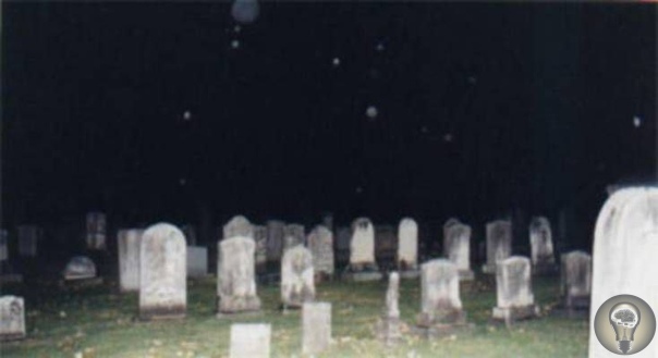 Дадлитаун мертвая зона Дадлитаун небольшой заброшенный городок в округе Корнуолл (США, штат Коннектикут) издавна пользуется дурной славой. Причиной тому бесконечная череда загадочных смертей,