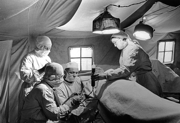 ГОСПОЖА ПЕНИЦИЛЛИН 30 сентября 1928 года был открыт пенициллин. С его созданием связывают имя Александра Флеминга. И действительно, именно он открыл миру возможность создания антибиотика. Но