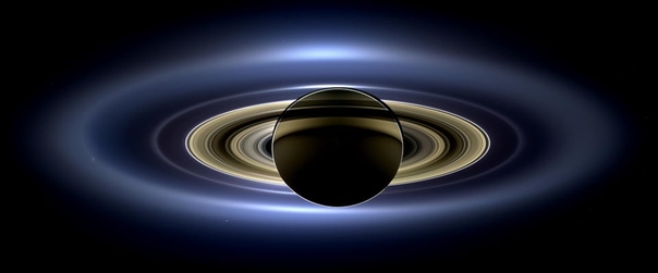 Кольца Сатурна, снятые зондом Кассини, во время солнечного затмения