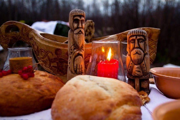 ЧТО КОГДА-ТО ЕЛИ НА ДЕДЫ. Деды (в первую очередь Осенние, или Дмитриевские, у католиков - Задушный День) - один из главных дохристианских праздников белорусов, в значительной степени сохранивший