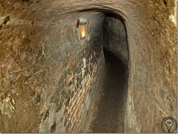 ИНТЕРЕСНОЕ: АНТОНИЕВЫ ПЕЩЕРЫ в ЧЕРНИГОВЕ. В Чернигове есть удивительный подземный монастырь, созданный тем же человеком, который основал пещеры Киево-Печерской лавры Антонием Печерским. Назван
