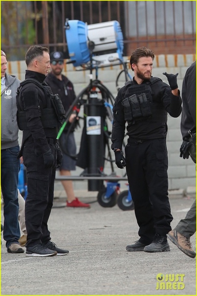 Скотт Иствуд и Джейсон Стэйтем на съемках «Инкассатора» от Гая Ричи Картина является ремейком одноименного французского боевика и сконцентрируется на X таинственном персонаже, который работает