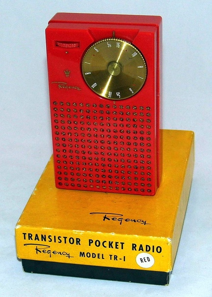 Первый в мире серийный транзисторный приемник - Regency TR-1, выпущенный в 1954 году и стоивший 49