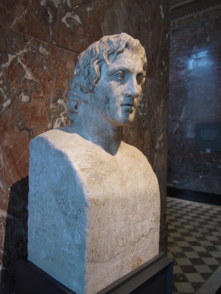 КАК УМЕР АЛЕКСАНДР МАКЕДОНСКИЙ В начале лета 323 года до н.э. Александр из Македонии, сын царя Филиппа II и величайший из завоевателей в мировой истории, находился во дворце Навуходоносора II в