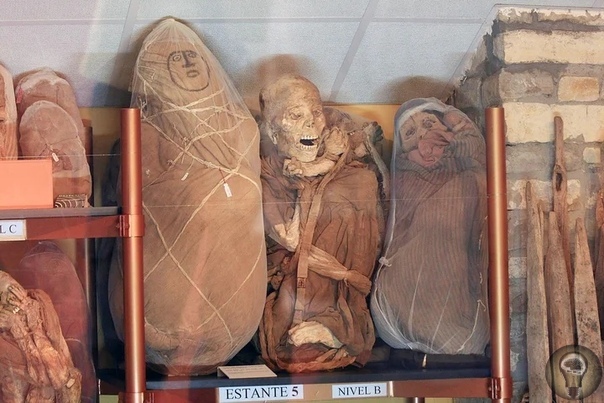 Горные саркофаги с масками - что осталось от индейцев Чачапойя В одном из перуанских регионов под названием Амасонс проживала древняя цивилизация Чачапойя. Эта цивилизация не только
