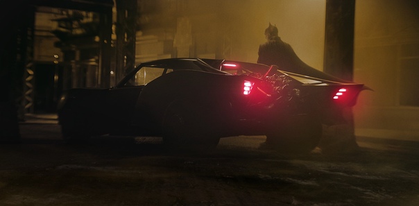 Мэтт Ривз поделился первым взглядом на Бэтмобиль в грядущем сольнике «Бэтмена» Премьера летом 2021.