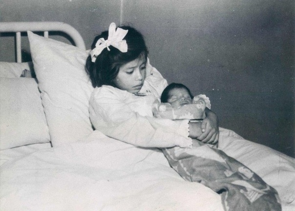 Самая юная мать в истории. Лина Медина в 1938 году родила здорового ребенка в возрасте 5 лет, так как её половые органы были полностью созревшими. Обстоятельства, которые привели к беременности,